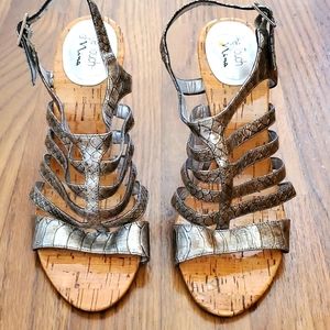 Metallic heeled sandal